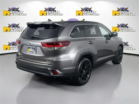 More photos of 2019 Toyota Highlander XLE at Monster Motors - Jackson, MI, MI