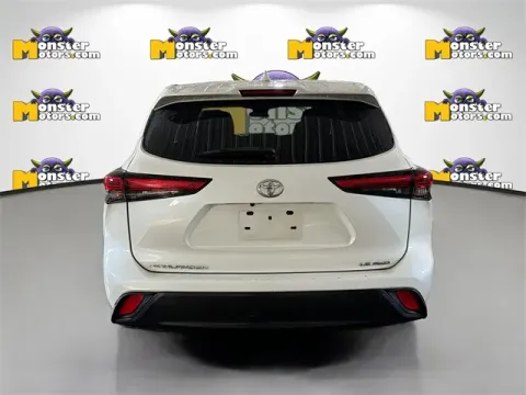 More photos of 2021 Toyota Highlander LE at Monster Motors - Jackson, MI, MI