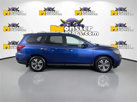 More photos of 2017 Nissan Pathfinder S at Monster Motors - Jackson, MI, MI