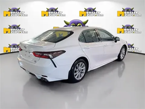 More photos of 2022 Toyota Camry SE at Monster Motors - Jackson, MI, MI