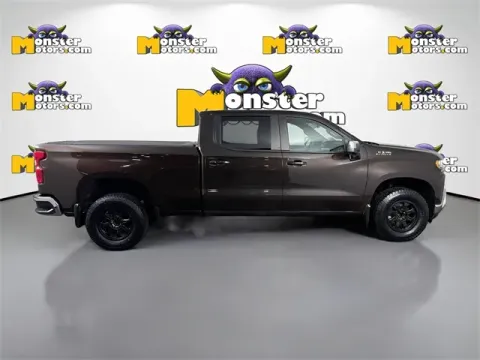 More photos of 2019 Chevrolet Silverado 1500 LT at Monster Motors - Jackson, MI, MI