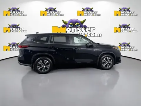 More photos of 2023 Toyota Highlander L at Monster Motors - Jackson, MI, MI