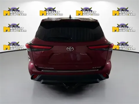 More photos of 2020 Toyota Highlander XLE at Monster Motors - Jackson, MI, MI