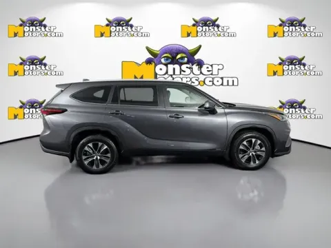 More photos of 2024 Toyota Highlander Hybrid XLE at Monster Motors - Jackson, MI, MI
