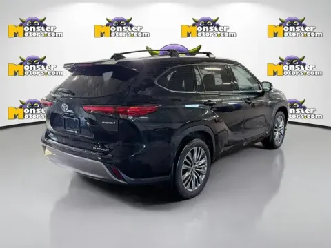 More photos of 2022 Toyota Highlander Hybrid Platinum at Monster Motors - Jackson, MI, MI