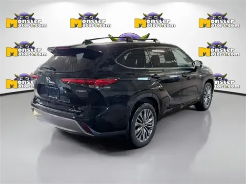 More photos of 2022 Toyota Highlander Hybrid Platinum at Monster Motors - Jackson, MI, MI