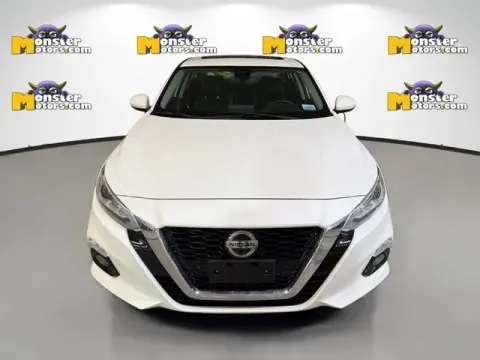 Photos of 2019 Nissan Altima 2.5 Platinum for sale in Michigan Center, MI at Monster Motors - Jackson, MI