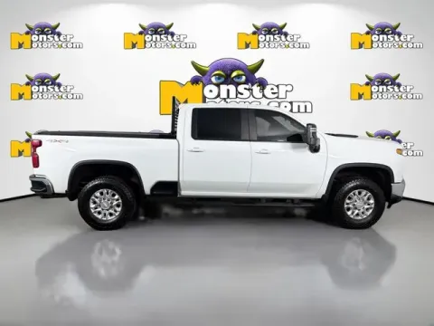 More photos of 2020 Chevrolet Silverado 2500HD LT at Monster Motors - Jackson, MI, MI