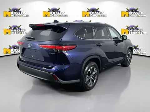 More photos of 2021 Toyota Highlander Hybrid XLE at Monster Motors - Jackson, MI, MI