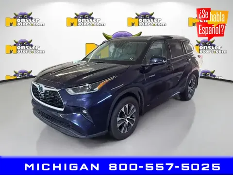 Blue 2021 Toyota Highlander Hybrid XLE for sale in Michigan Center, MI