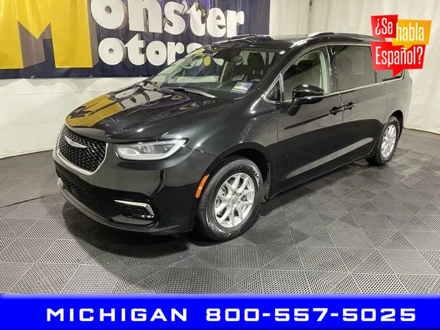 2022 Chrysler Pacifica Touring L for sale in Michigan Center, MI