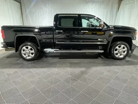 More photos of 2019 GMC Sierra 2500HD SLT at Monster Motors - Jackson, MI, MI