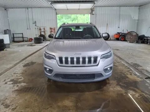 Photos of 2019 Jeep Cherokee Latitude for sale in Michigan Center, MI at Monster Motors - Jackson, MI