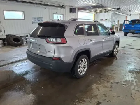 More photos of 2019 Jeep Cherokee Latitude at Monster Motors - Jackson, MI, MI