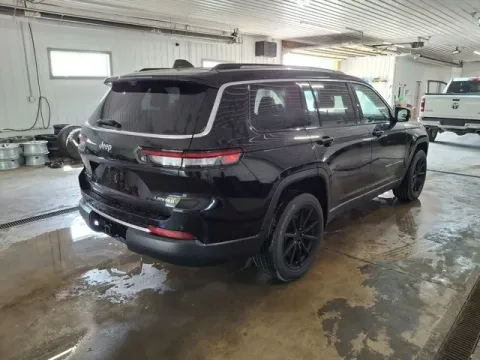 More photos of 2021 Jeep Grand Cherokee L Limited at Monster Motors - Jackson, MI, MI