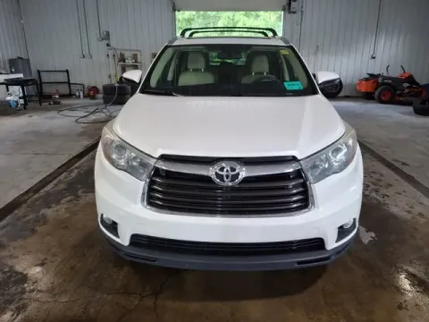 Photos of 2016 Toyota Highlander for sale in Michigan Center, MI at Monster Motors - Jackson, MI