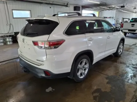 More photos of 2016 Toyota Highlander at Monster Motors - Jackson, MI, MI