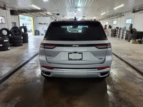 More photos of 2022 Jeep Grand Cherokee Summit at Monster Motors - Jackson, MI, MI