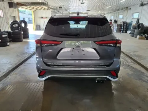 More photos of 2022 Toyota Highlander XSE at Monster Motors - Jackson, MI, MI
