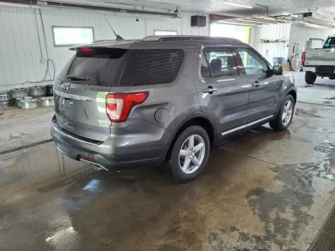 More photos of 2018 Ford Explorer XLT at Monster Motors - Jackson, MI, MI