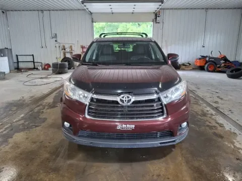 Photos of 2014 Toyota Highlander XLE V6 for sale in Michigan Center, MI at Monster Motors - Jackson, MI