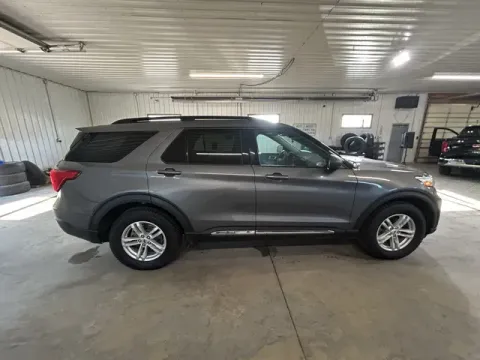 More photos of 2022 Ford Explorer XLT at Monster Motors - Jackson, MI, MI