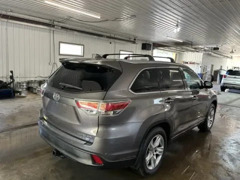 More photos of 2016 Toyota Highlander at Monster Motors - Jackson, MI, MI