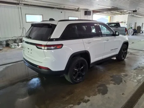 More photos of 2023 Jeep Grand Cherokee Altitude X at Monster Motors - Jackson, MI, MI