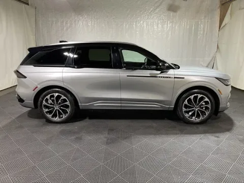 More photos of 2024 Lincoln Nautilus Reserve at Monster Motors - Jackson, MI, MI