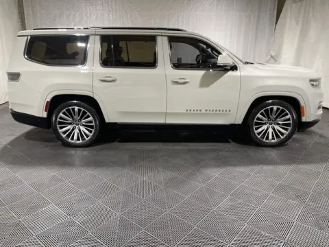 More photos of 2022 Jeep Grand Wagoneer Series III at Monster Motors - Jackson, MI, MI