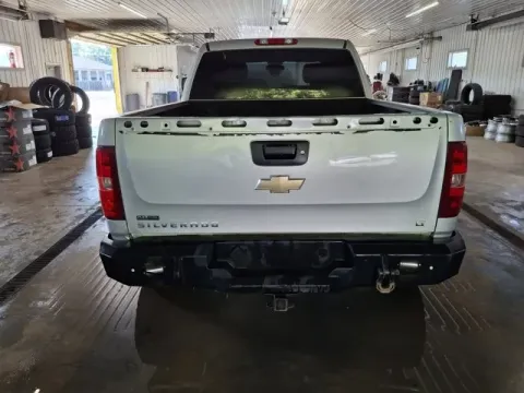 More photos of 2011 Chevrolet Silverado 1500 LT at Monster Motors - Jackson, MI, MI