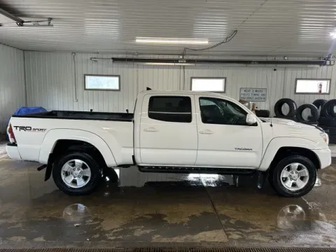 More photos of 2015 Toyota Tacoma at Monster Motors - Jackson, MI, MI