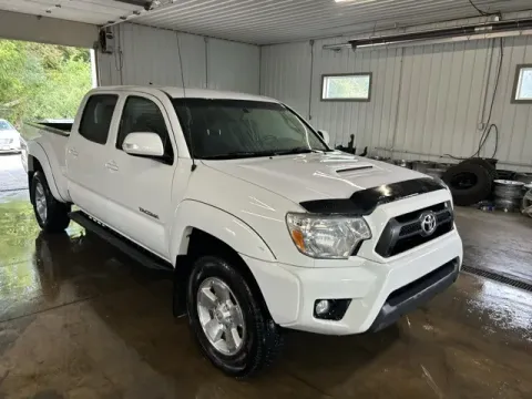More photos of 2015 Toyota Tacoma at Monster Motors - Jackson, MI, MI