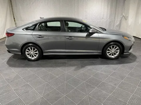 More photos of 2019 Hyundai Sonata SE at Monster Motors - Jackson, MI, MI
