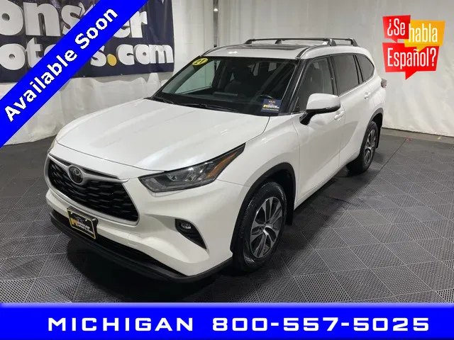 2021 Toyota Highlander XLE for sale in Michigan Center, MI