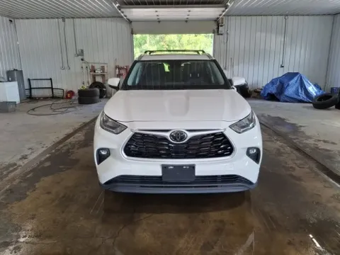 Photos of 2021 Toyota Highlander XLE for sale in Michigan Center, MI at Monster Motors - Jackson, MI