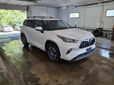 Another view of 2021 Toyota Highlander XLE for sale in Michigan Center, MI at Monster Motors - Jackson, MI