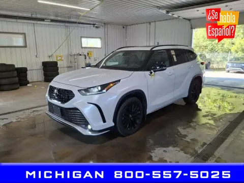 White 2024 Toyota Highlander XSE for sale in Michigan Center, MI