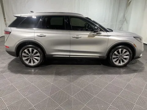 More photos of 2022 Lincoln Corsair Reserve at Monster Motors - Jackson, MI, MI