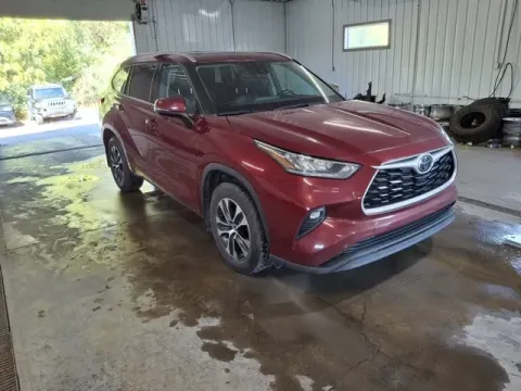 Another view of 2022 Toyota Highlander XLE for sale in Michigan Center, MI at Monster Motors - Jackson, MI