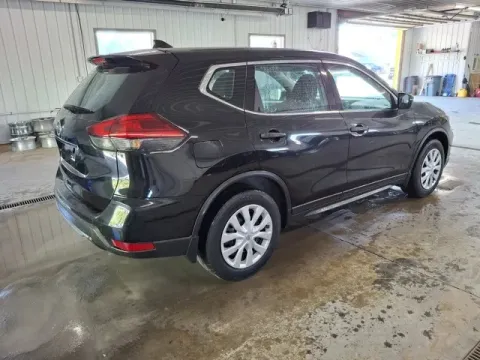 More photos of 2017 Nissan Rogue at Monster Motors - Jackson, MI, MI