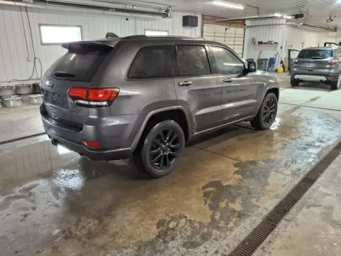 More photos of 2019 Jeep Grand Cherokee Altitude at Monster Motors - Jackson, MI, MI