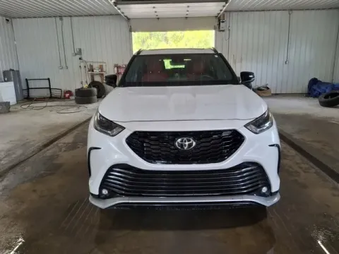 Photos of 2022 Toyota Highlander XSE for sale in Michigan Center, MI at Monster Motors - Jackson, MI