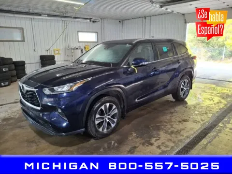 Blue 2020 Toyota Highlander XLE for sale in Michigan Center, MI