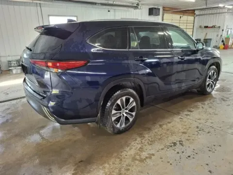 More photos of 2020 Toyota Highlander XLE at Monster Motors - Jackson, MI, MI