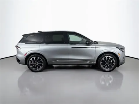 More photos of 2024 Lincoln Nautilus Reserve at Monster Motors - Jackson, MI, MI