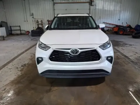 Photos of 2021 Toyota Highlander XLE for sale in Michigan Center, MI at Monster Motors - Jackson, MI