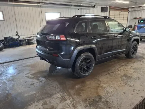 More photos of 2022 Jeep Cherokee Trailhawk at Monster Motors - Jackson, MI, MI