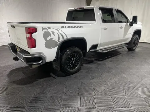 More photos of 2021 Chevrolet Silverado 2500HD LT at Monster Motors - Jackson, MI, MI