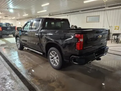 More photos of 2022 Chevrolet Silverado 1500 LTD High Country at Monster Motors - Jackson, MI, MI